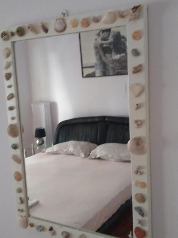 Acropolis Within 10 Minutes Walk! Classical Apartment And A Hostess At Your Side! 雅典 外观 照片