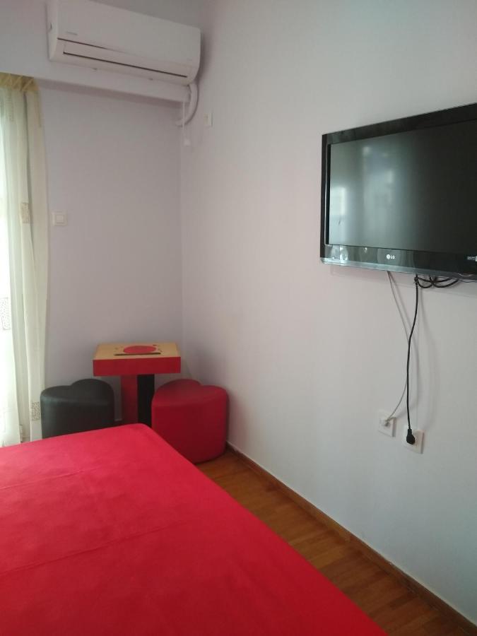 Acropolis Within 10 Minutes Walk! Classical Apartment And A Hostess At Your Side! 雅典 外观 照片